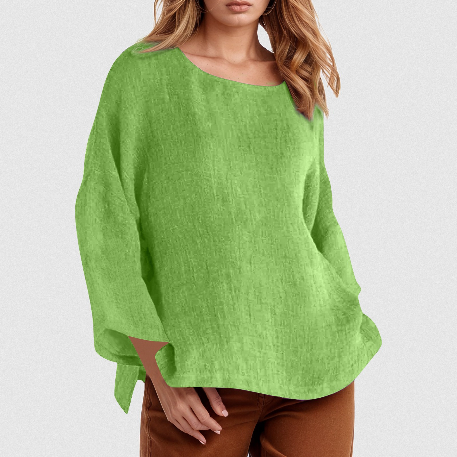 thumbnail image 2 of Camiseta de manga larga y cuello redondo de color liso para mujer: estilo informal y holgado, tejido de poliéster para los días más frescos., 2 of 5